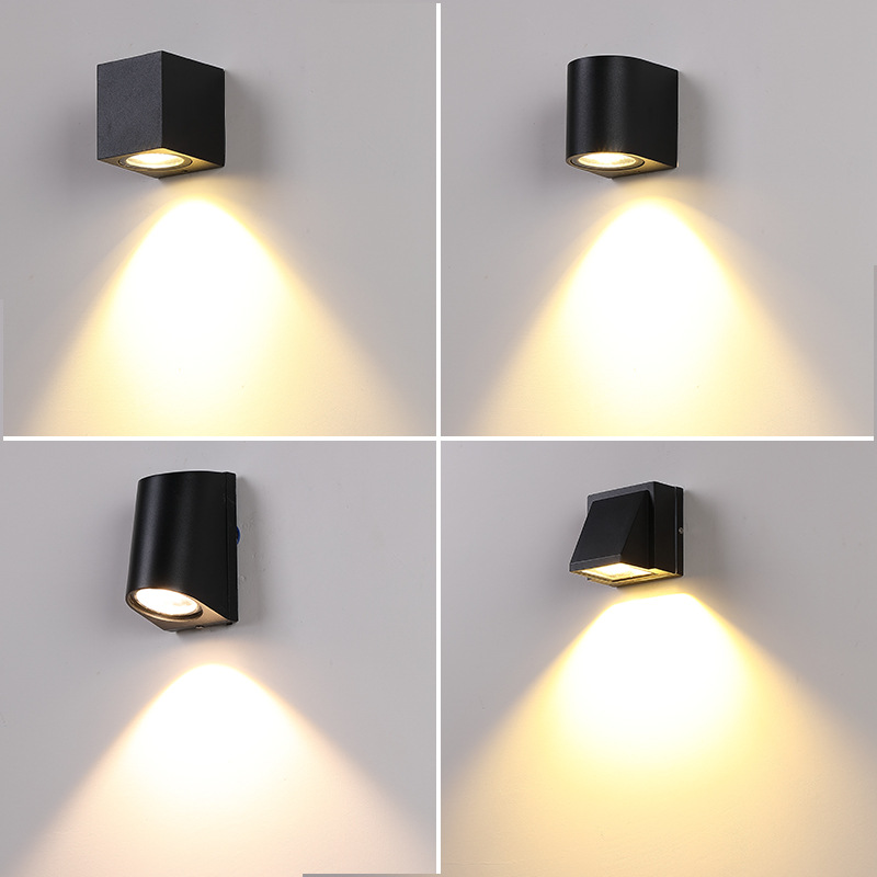 Lighting fixtures: chandeliers/wall lamps